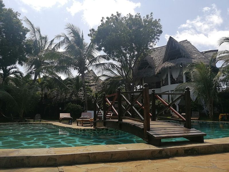 Pasang kaca film villa dan hotel Bali